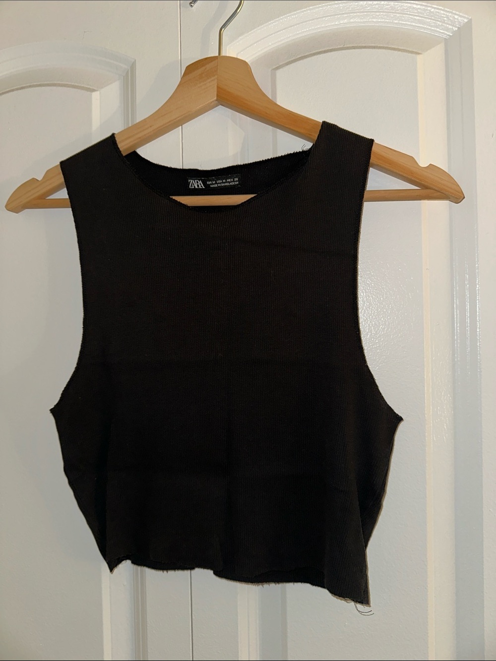 Zara Black Ribbed Cropped Tank - Picture 2 of 4